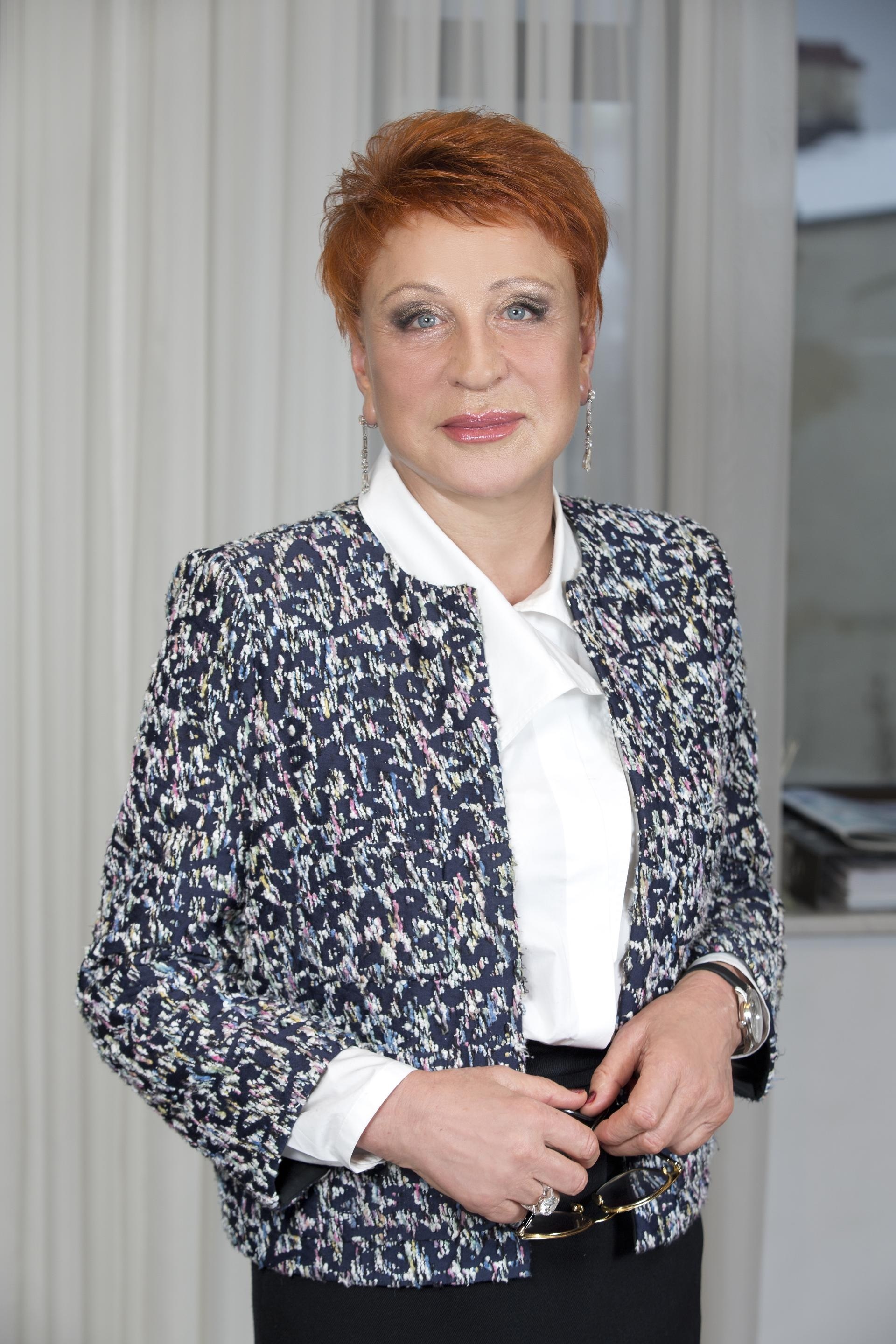 Генеральным директором компании является Мартьянова Надежда Васильевна. Она занимает этот пост с 2000 года. Председатель совета директоров – Ромоданский Константин Олегович.