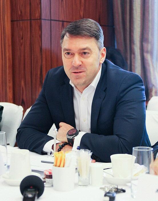 Действующий руководитель «Ренессанс Life» – Киселев Олег Михайлович, назначенный управляющим директором в 2005 году. Сейчас занимает должность генерального директора. С 2008 года также председатель попечительского совета «Ренессанс Жизнь».